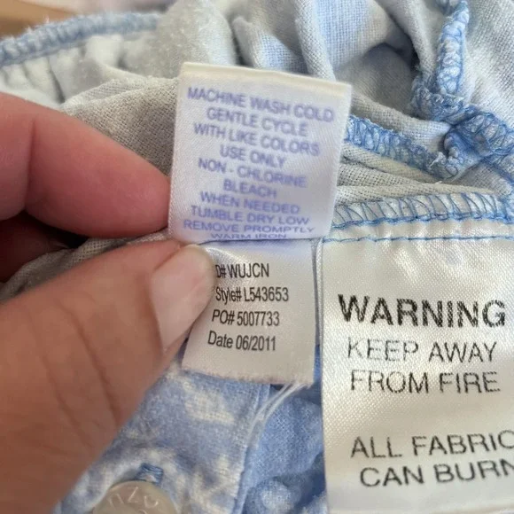 Lanz of Salzburg Womens Snowflake Nightgown Size L Blue Flannel Lace Trim Modest - Picture 11 of 11